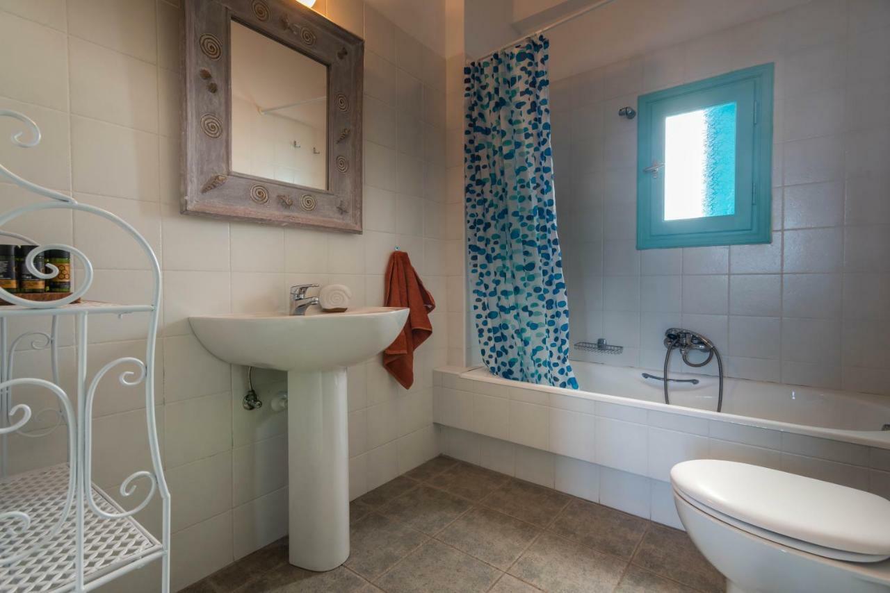 Villa Zefyros Pachaina Bagian luar foto