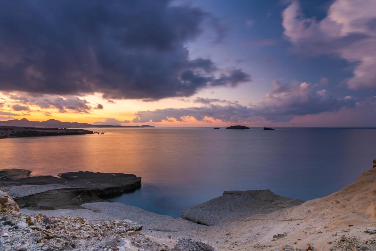 Villa Zefyros Pachaina Bagian luar foto