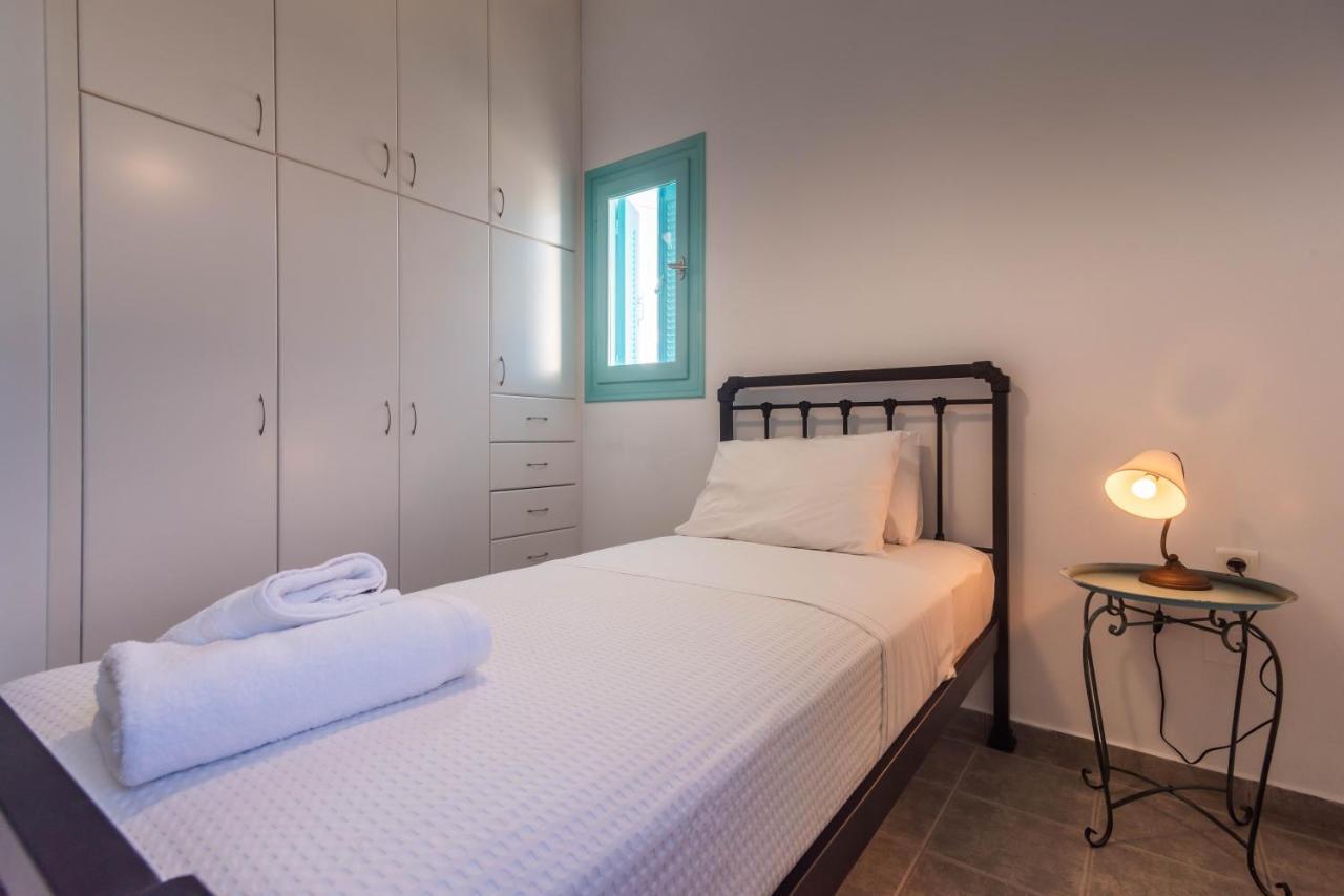 Villa Zefyros Pachaina Bagian luar foto